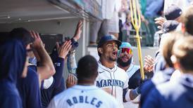 Homers by Robles, Rodríguez and Arozarena lead Castillo and Mariners past Rays 6-2