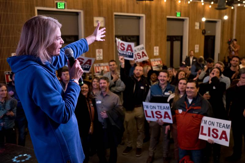Murkowski closes on Tshibaka as votes are counted in U.S. Senate race